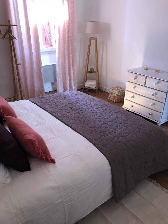 Bed and Breakfast Les Hirondelles Puyoo Exteriér fotografie