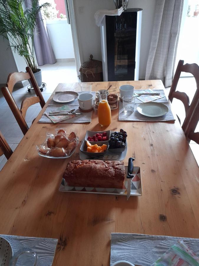 Bed and Breakfast Les Hirondelles Puyoo Exteriér fotografie