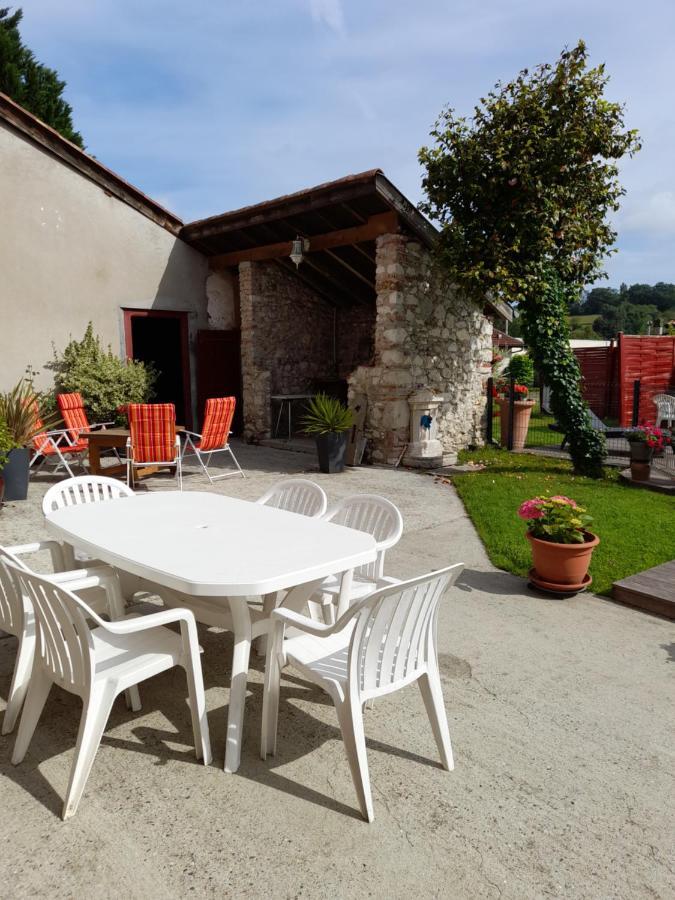 Bed and Breakfast Les Hirondelles Puyoo Exteriér fotografie